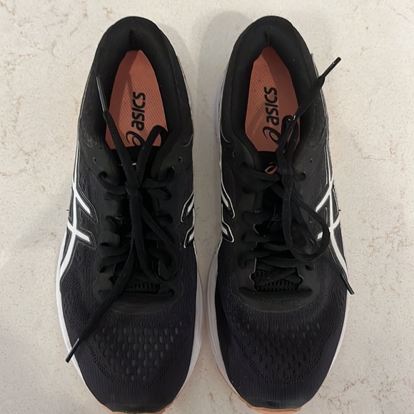 ASICS Running Shoes - Picture 2 of 4